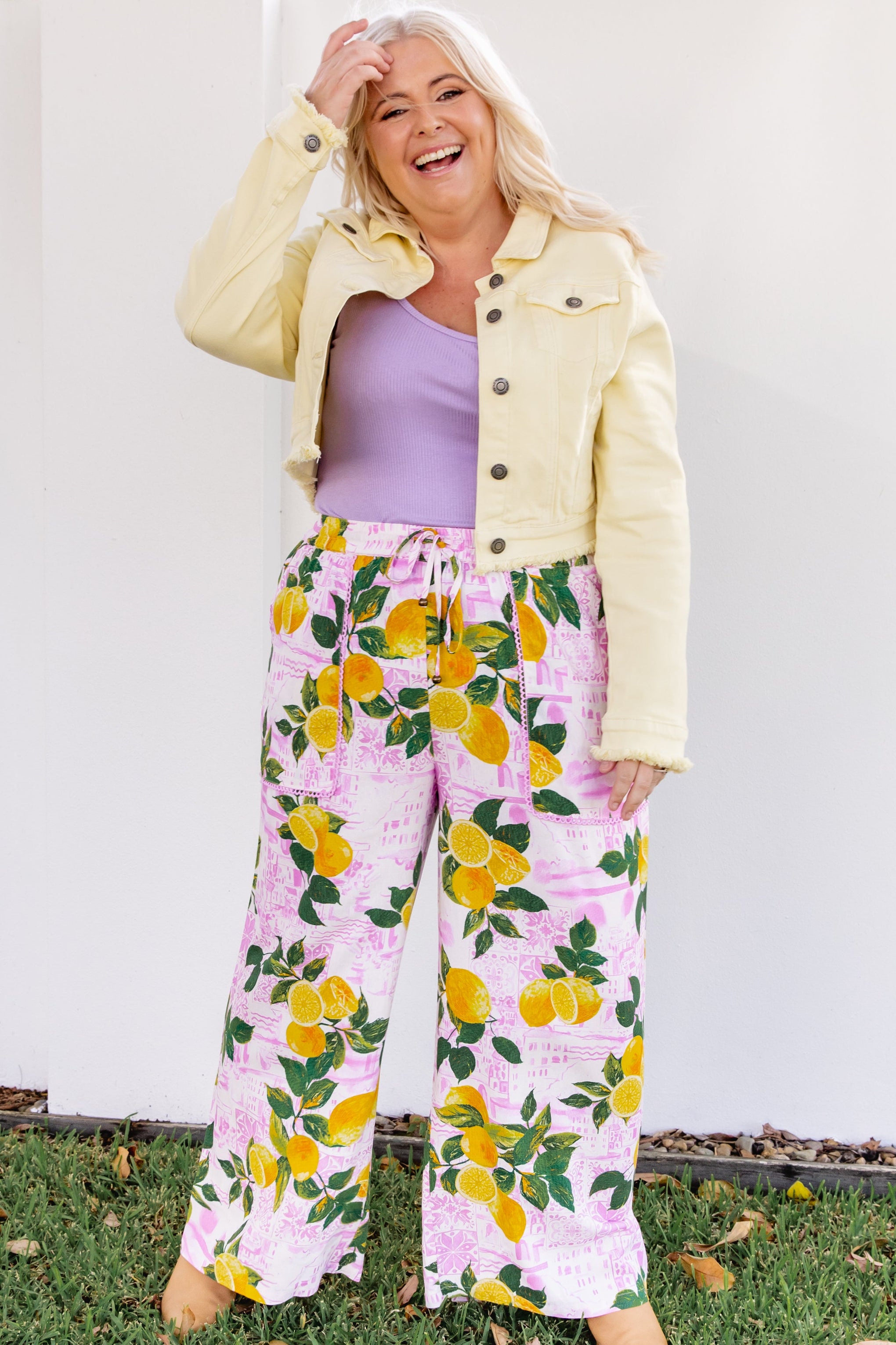 Kenzi Cropped Denim Jacket in Lemon Butter
