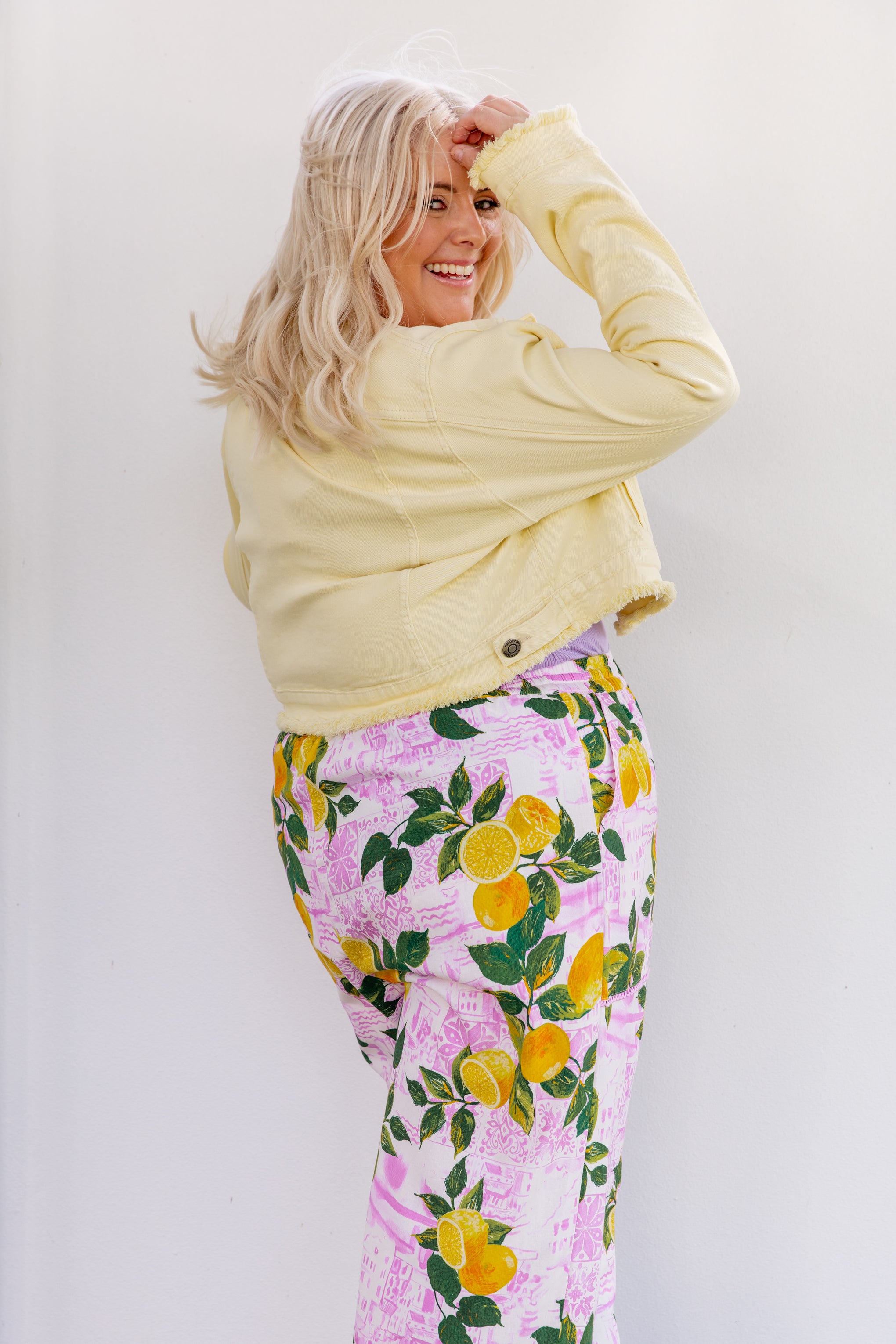 Kenzi Cropped Denim Jacket in Lemon Butter