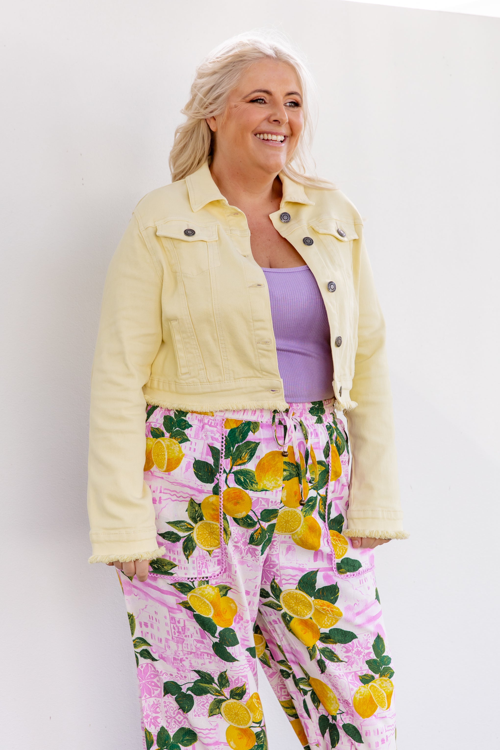 Kenzi Cropped Denim Jacket in Lemon Butter