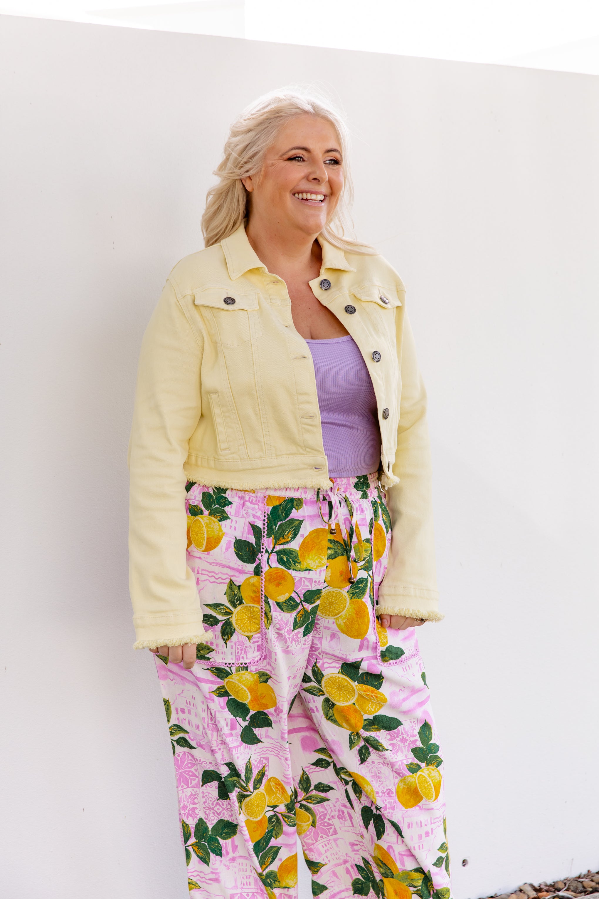 Kenzi Cropped Denim Jacket in Lemon Butter