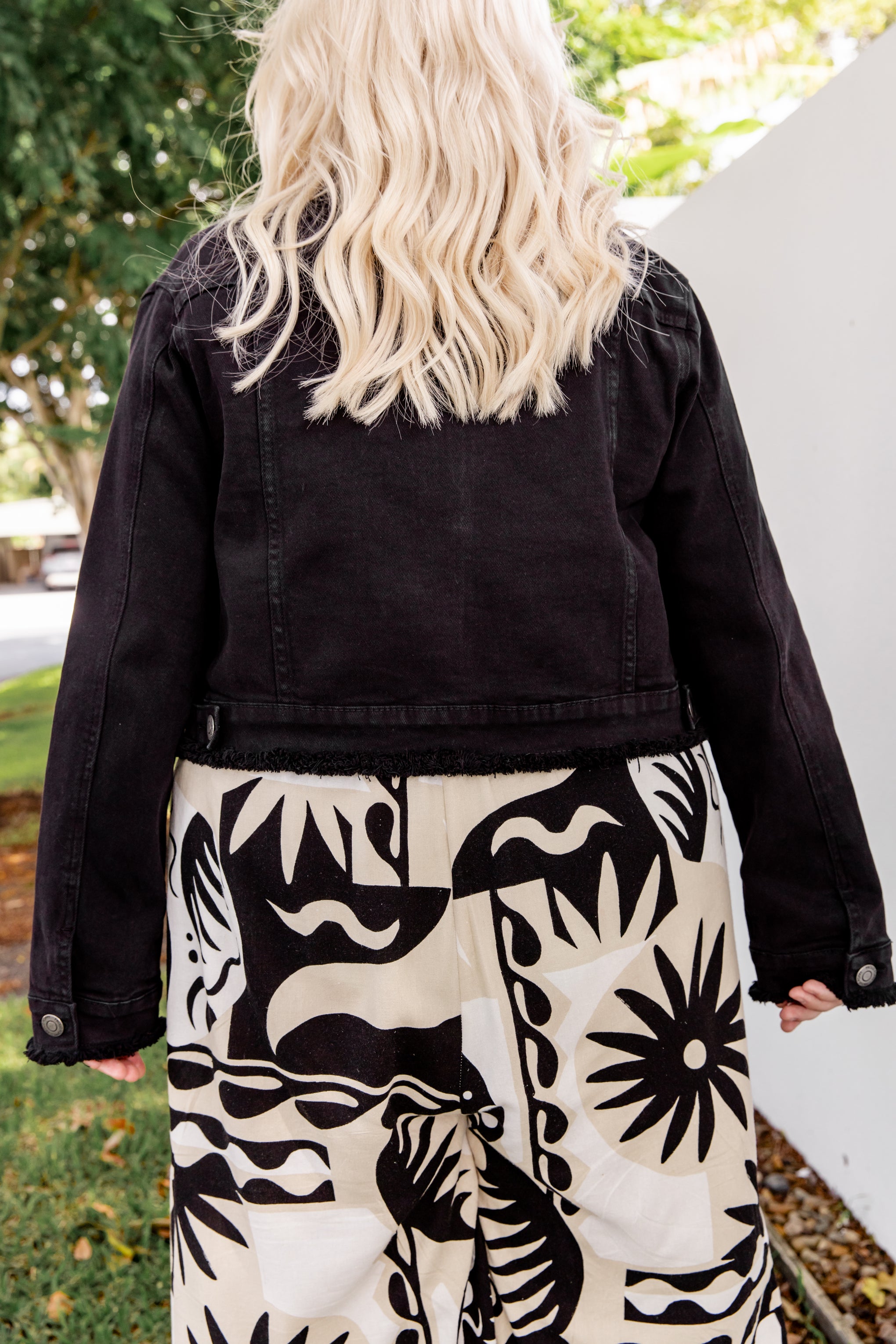 Kenzi Cropped Denim Jacket in Black