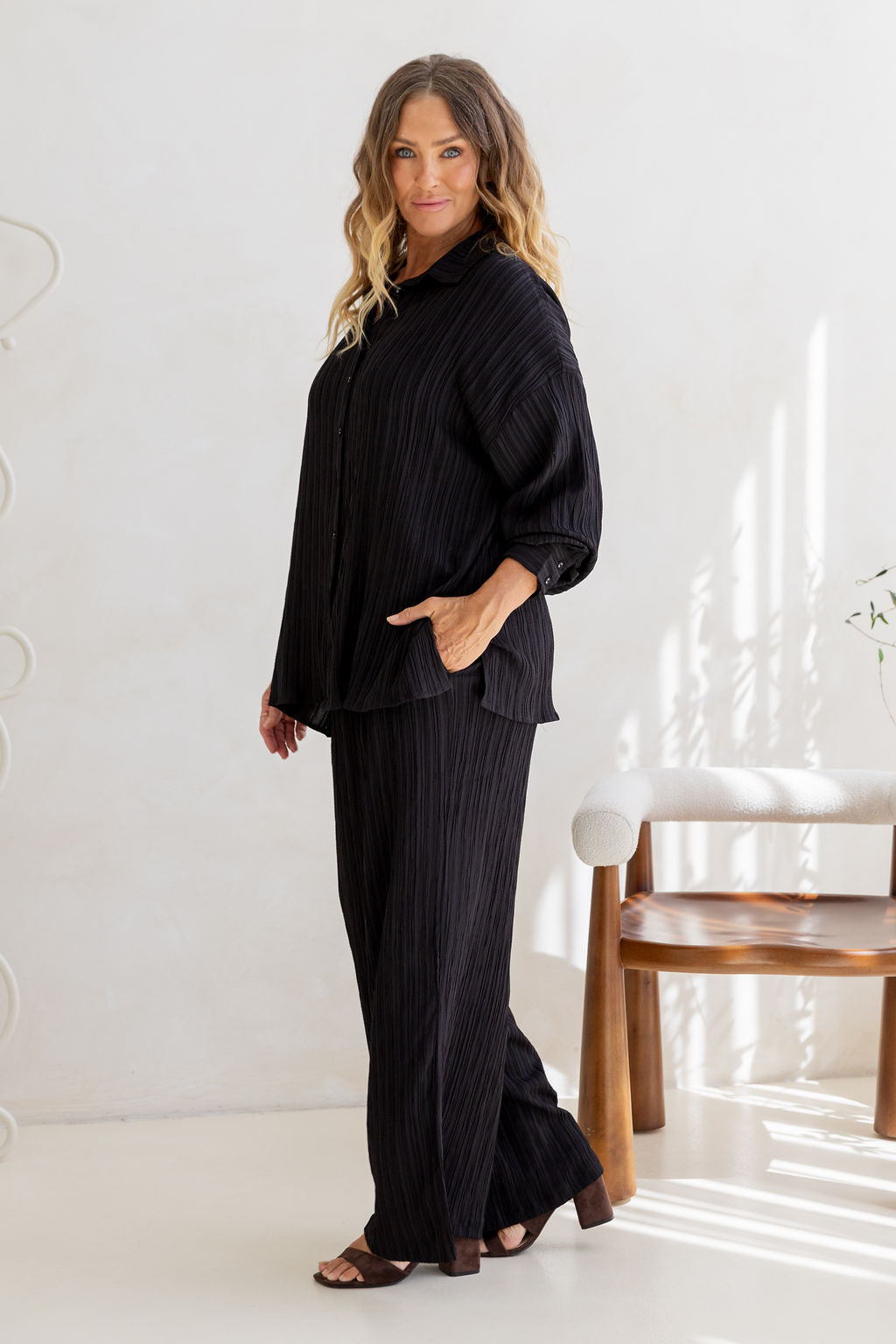 Gina Pant in Textured Black