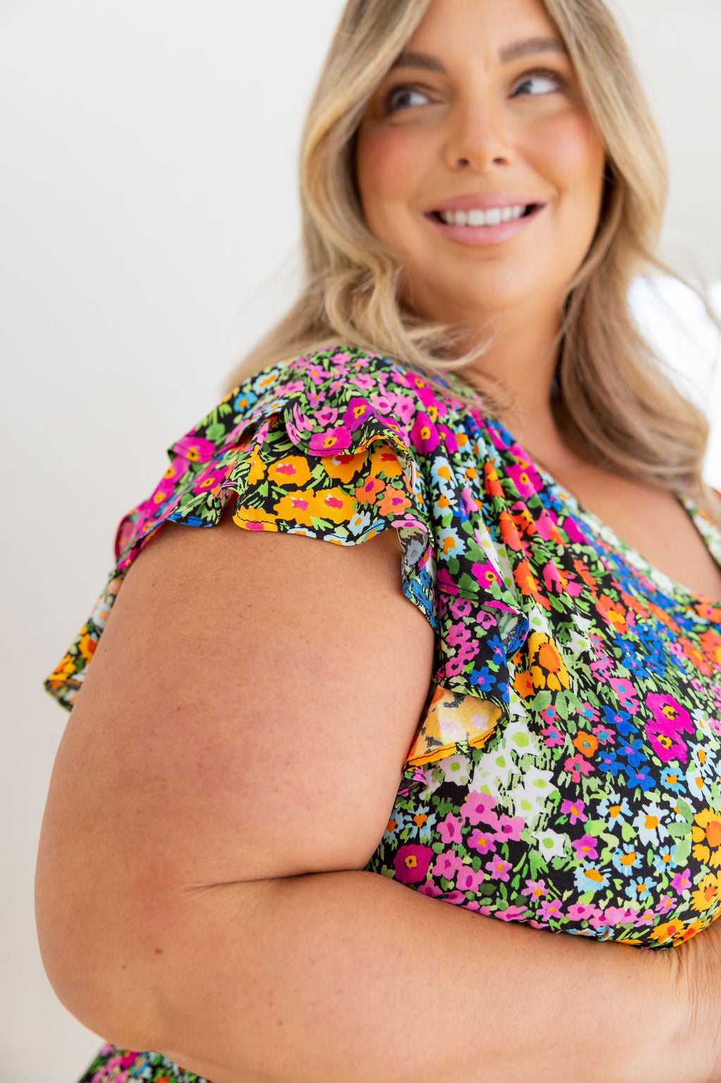 Chelsea Dress in Flower Field Dawn - BUTTON FAULT (NO RETURNS)