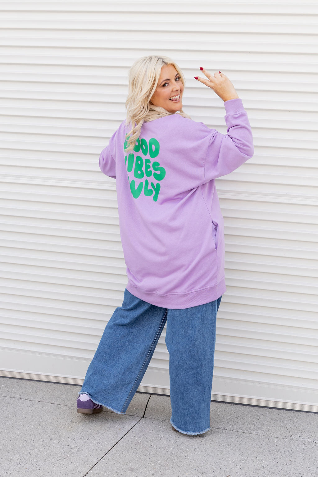 Evan Longline Sweatshirt in Good Vibes Lilac