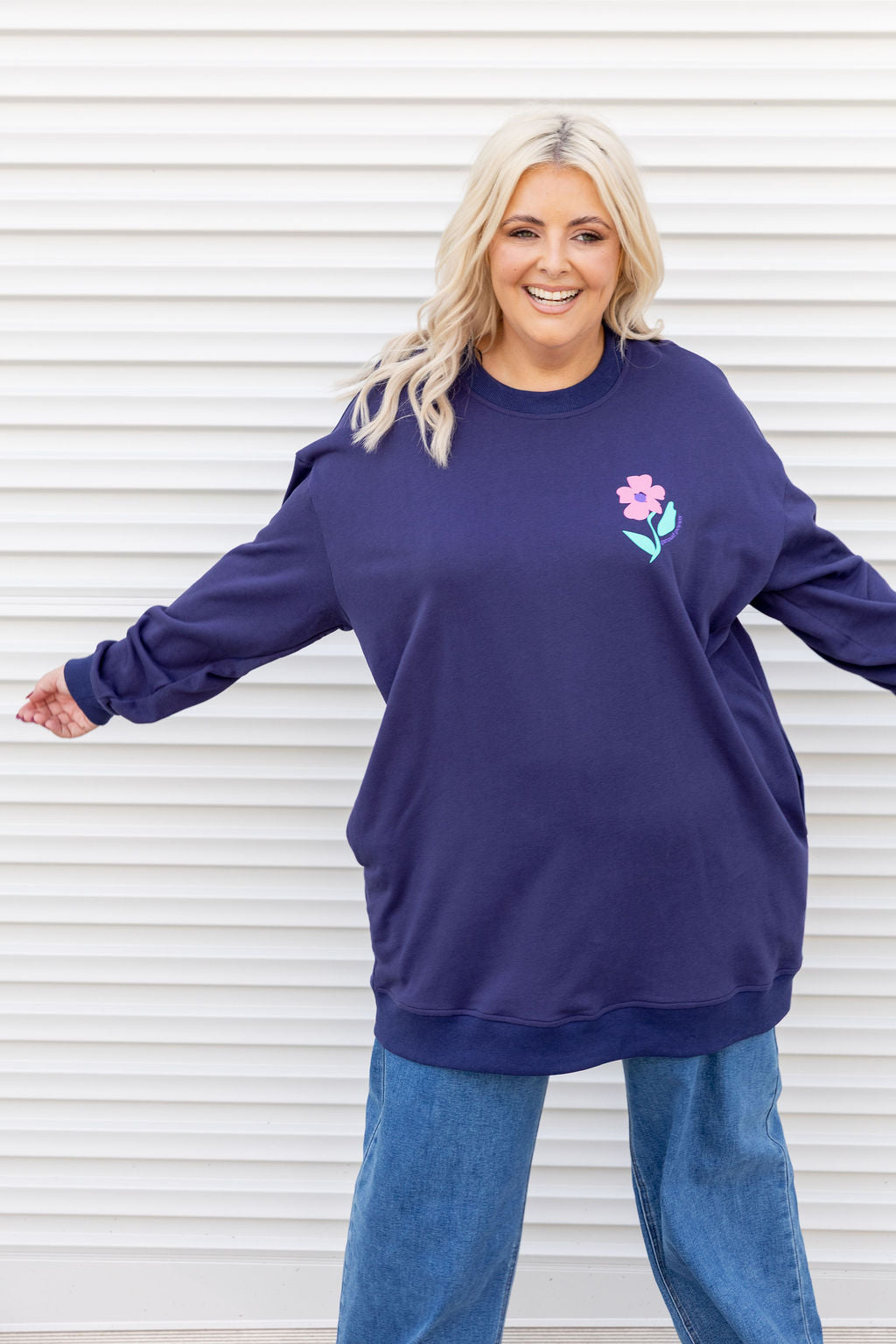 Evan Longline Sweatshirt in Kindness Navy