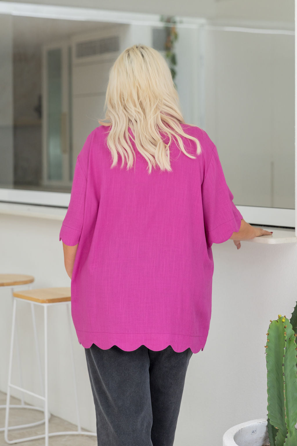 Scallop Hem Linen Blend Shirt in Fuchsia