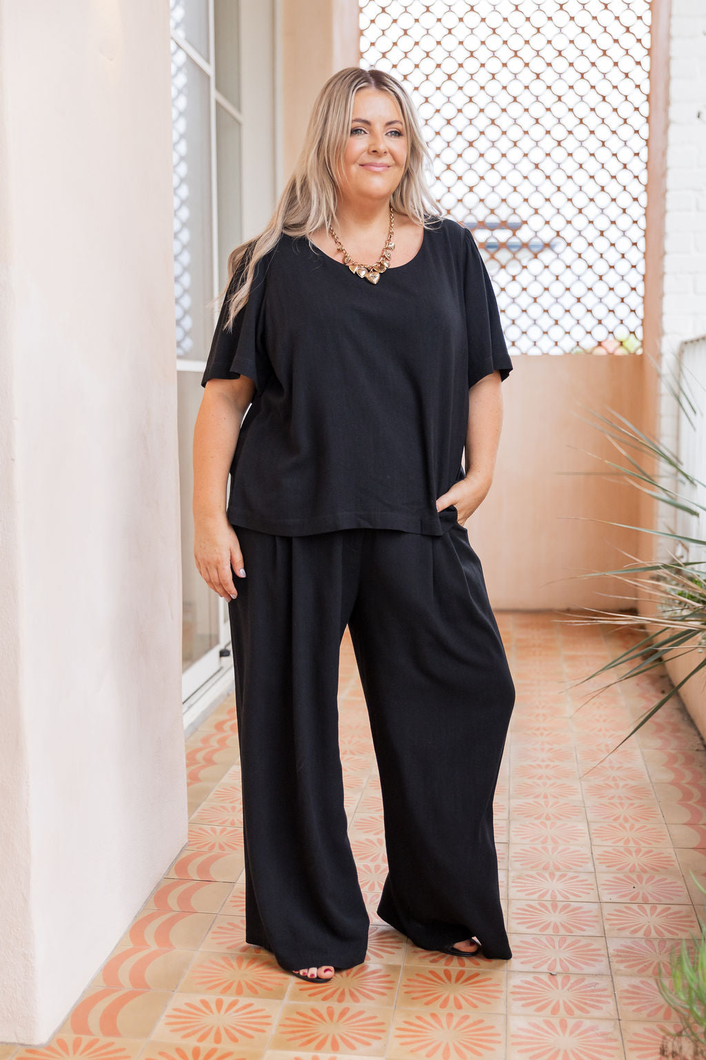 Daphne Top in Black