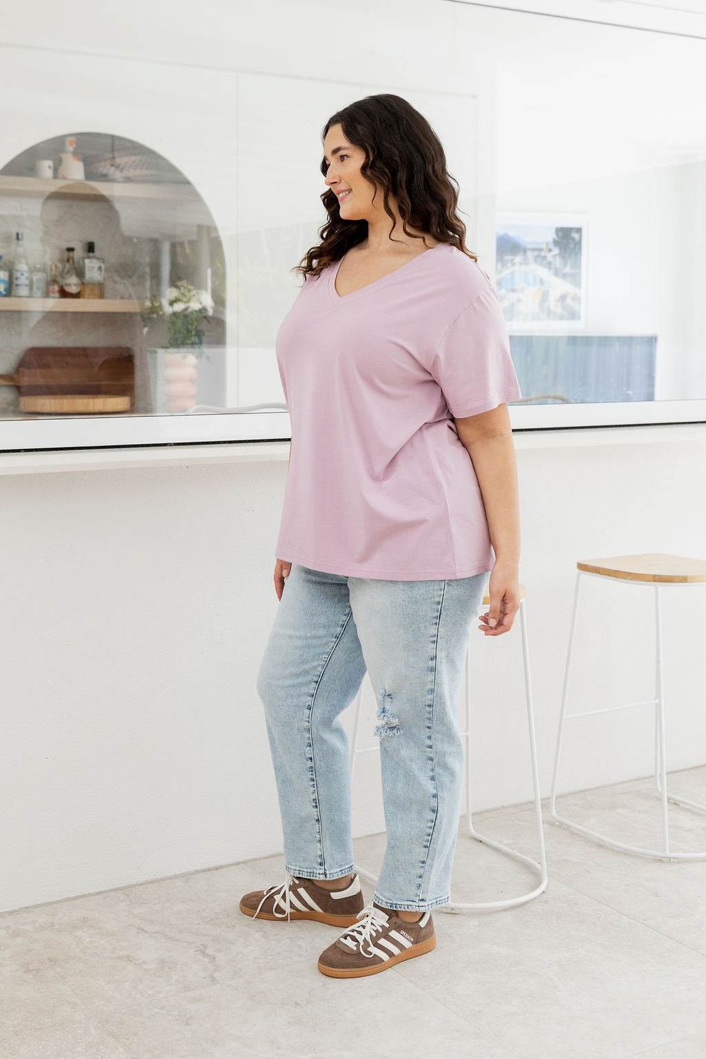 Relaxed V-Neck Tee in Mauve