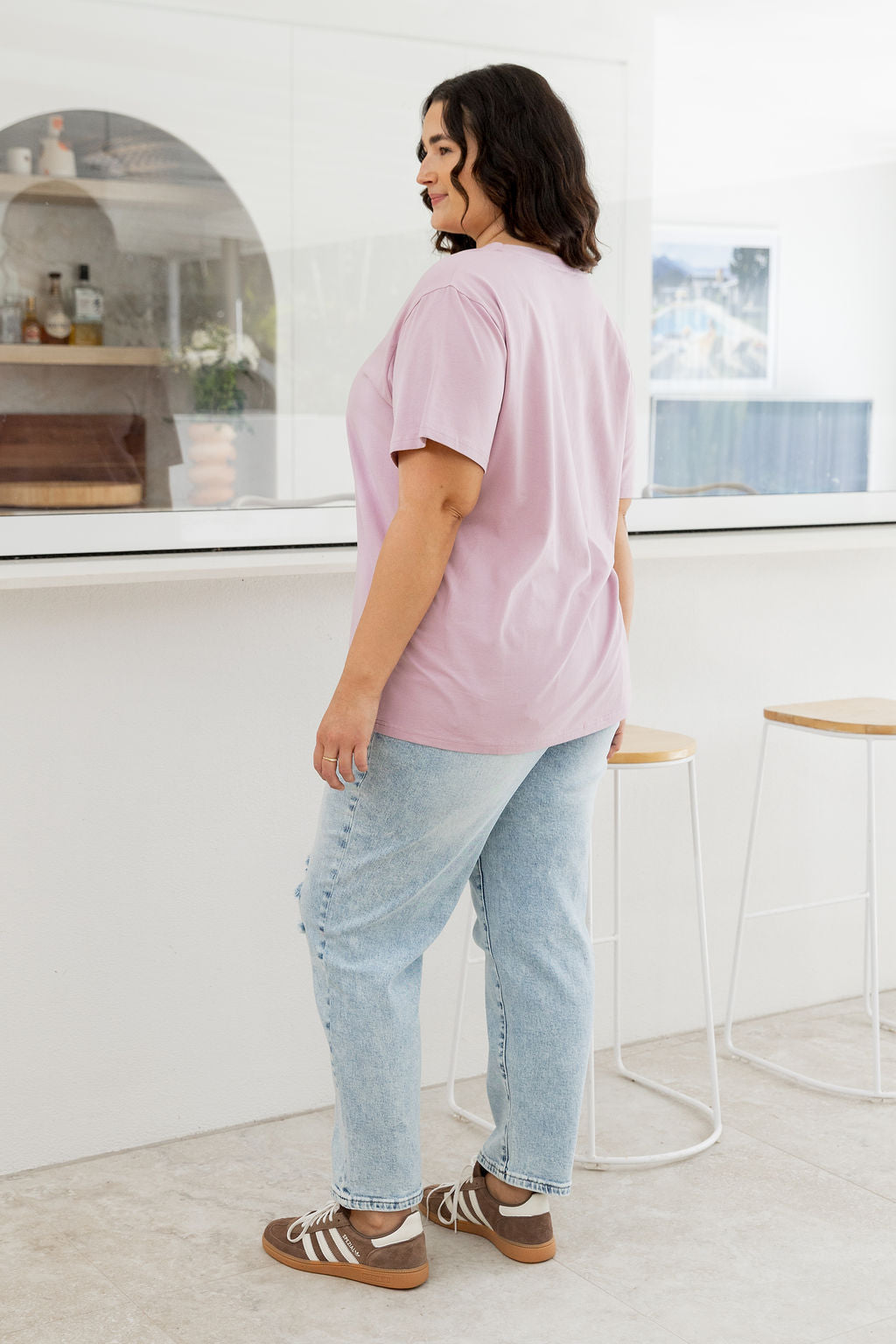 Relaxed V-Neck Tee in Mauve