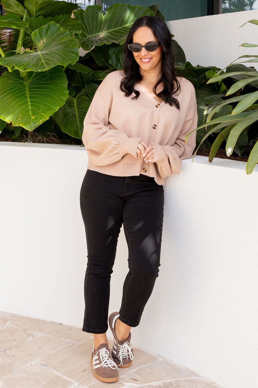 Viva Cropped Jean in Vintage Black