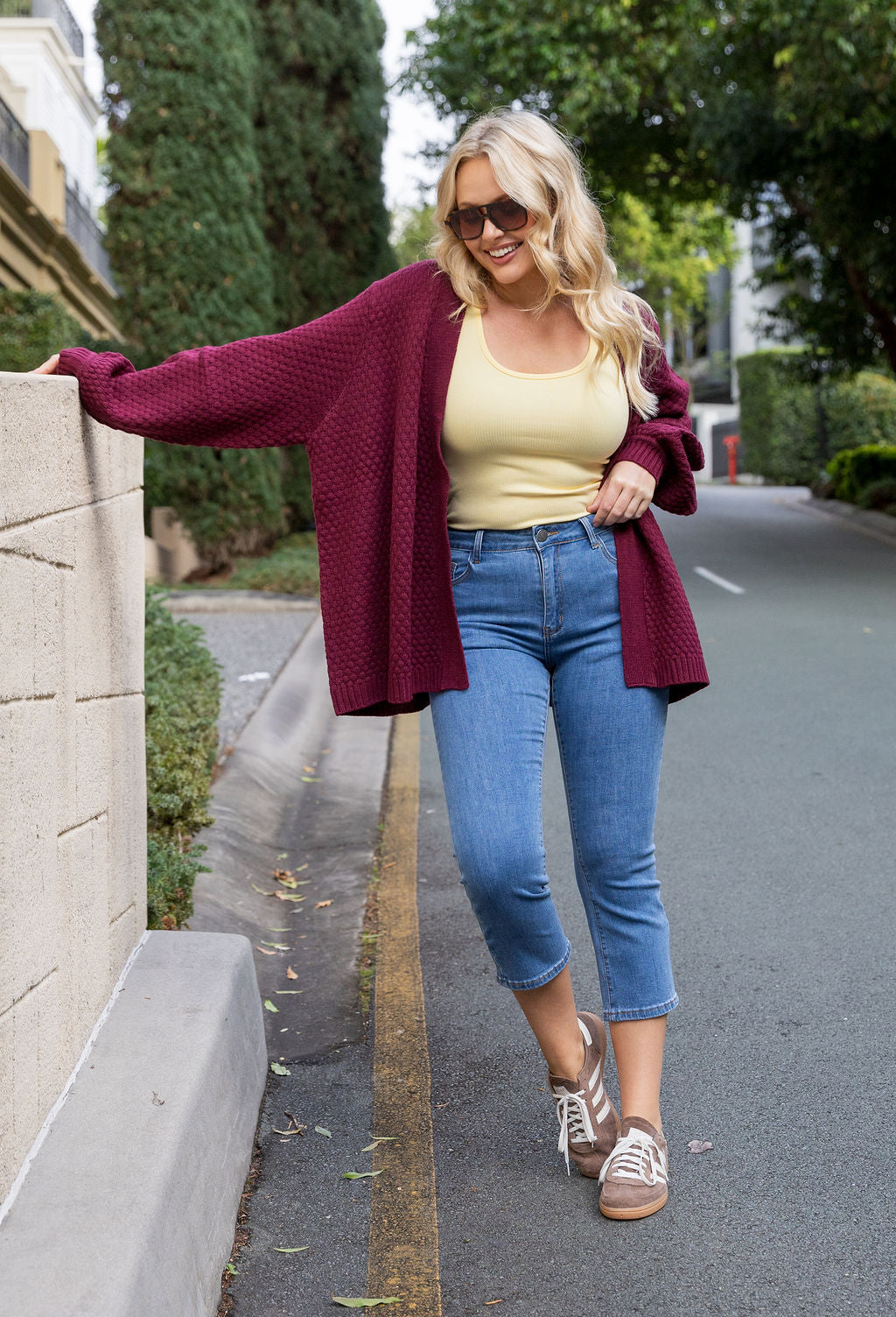 Viva Cropped Jean in Mid Blue Wash