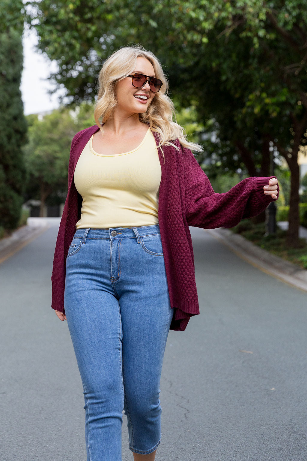 Viva Cropped Jean in Mid Blue Wash