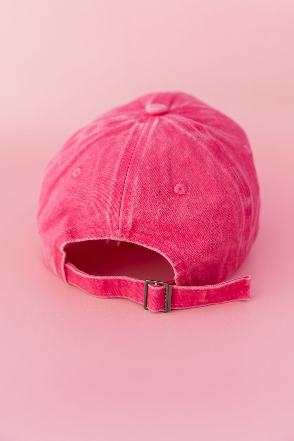 Essentials Slogan Cap in Show Up Magenta