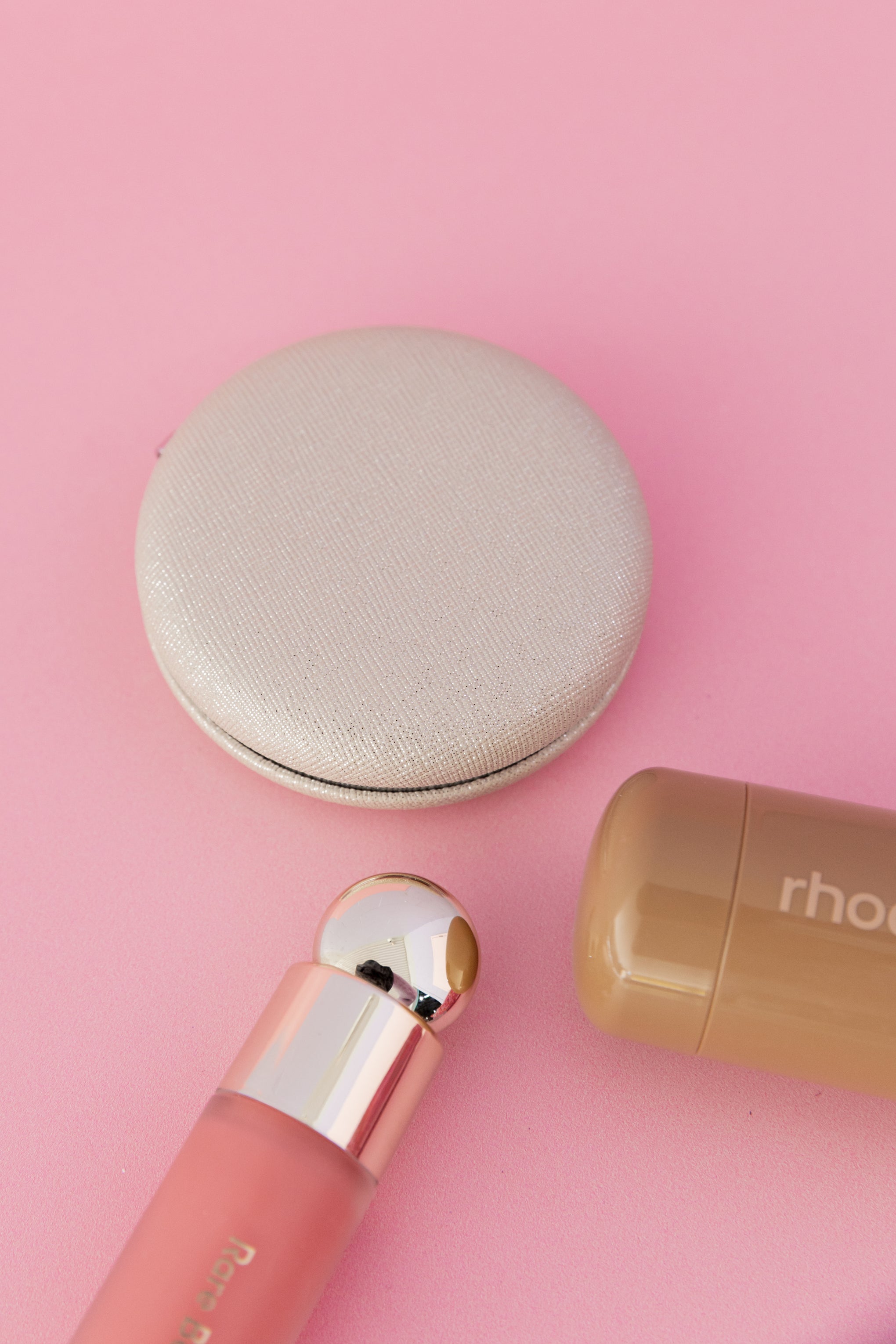 Round Pocket Mirror in Metallic Pearl