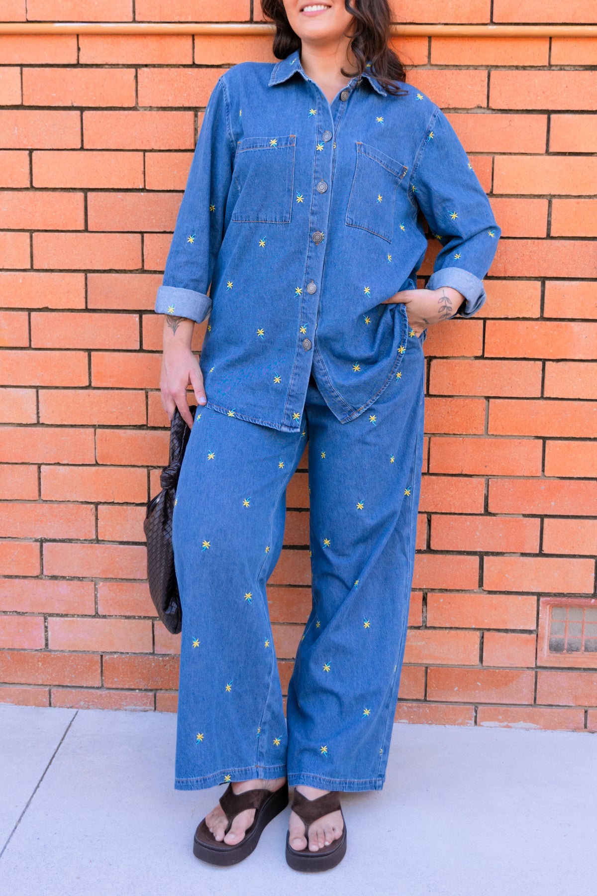 Koa Pull on Jean in Indigo Wash with Floral Embroidery