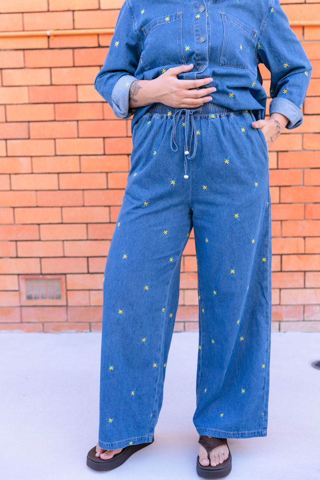 Koa Pull on Jean in Indigo Wash with Floral Embroidery