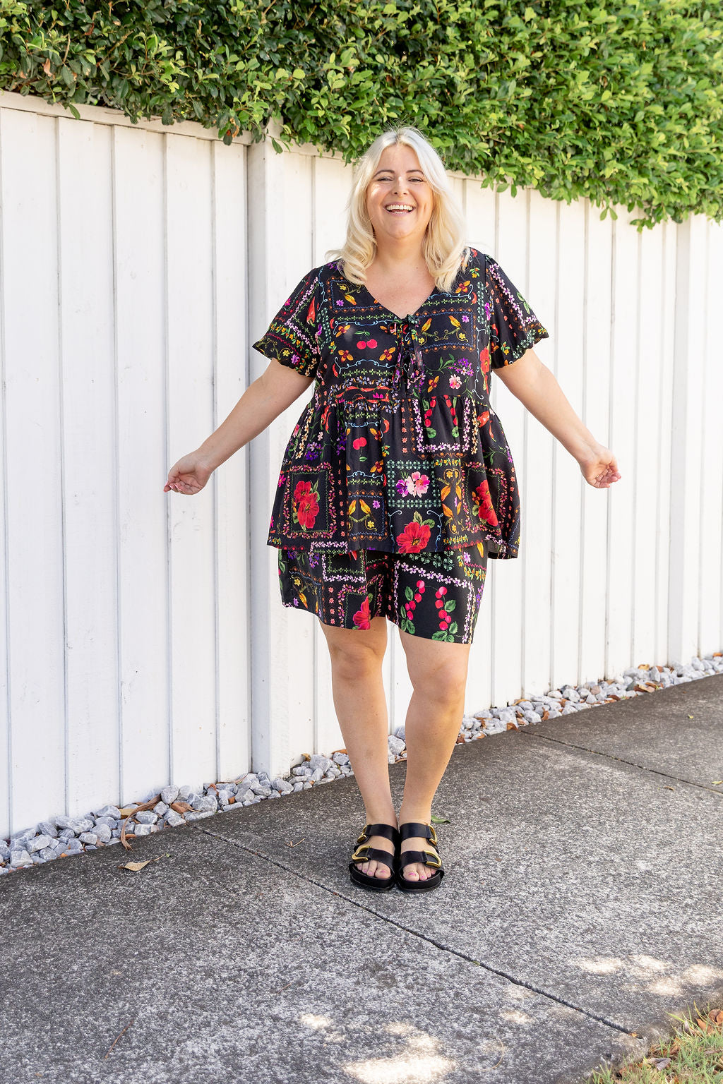 Harlow Shorts in Sweet Bee