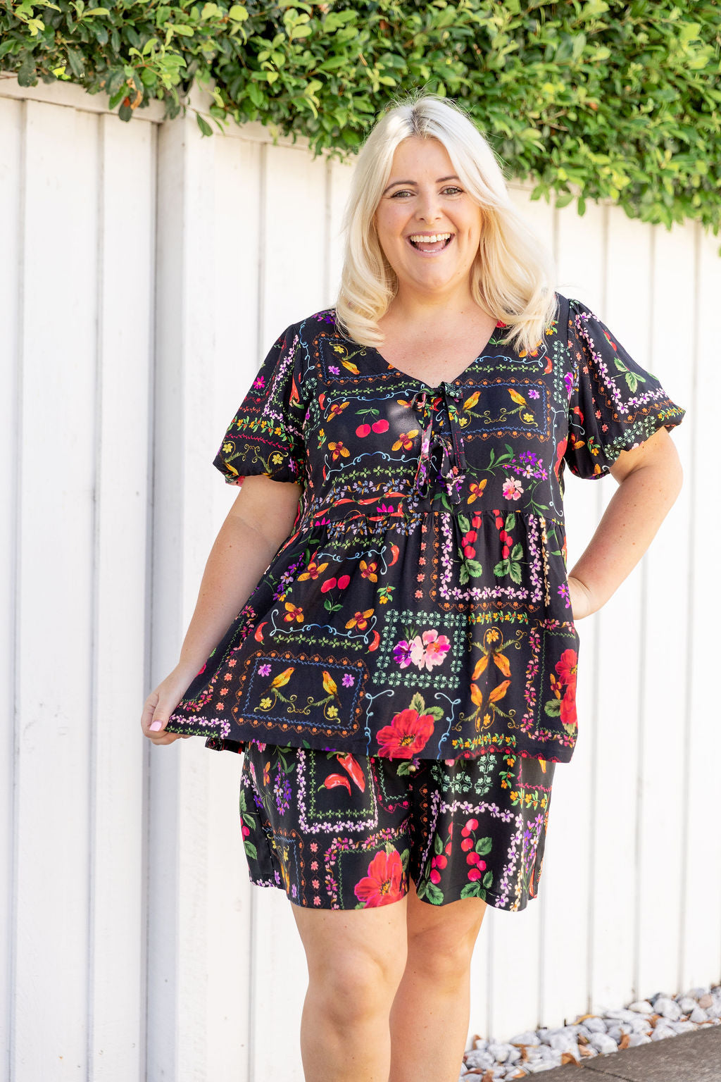 Birdie Top in Sweet Bee