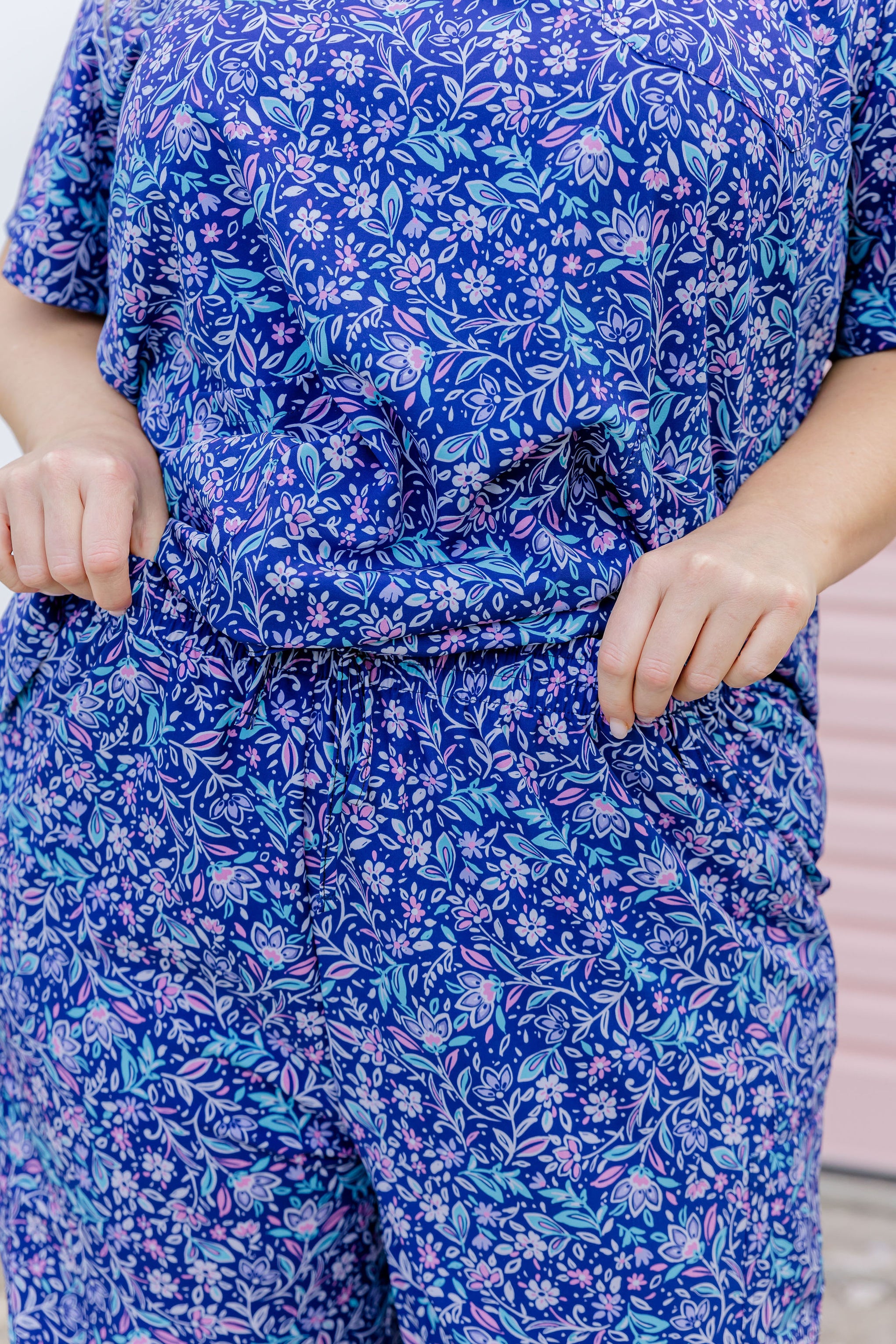 Jazz Scrubs Set in Jasmine