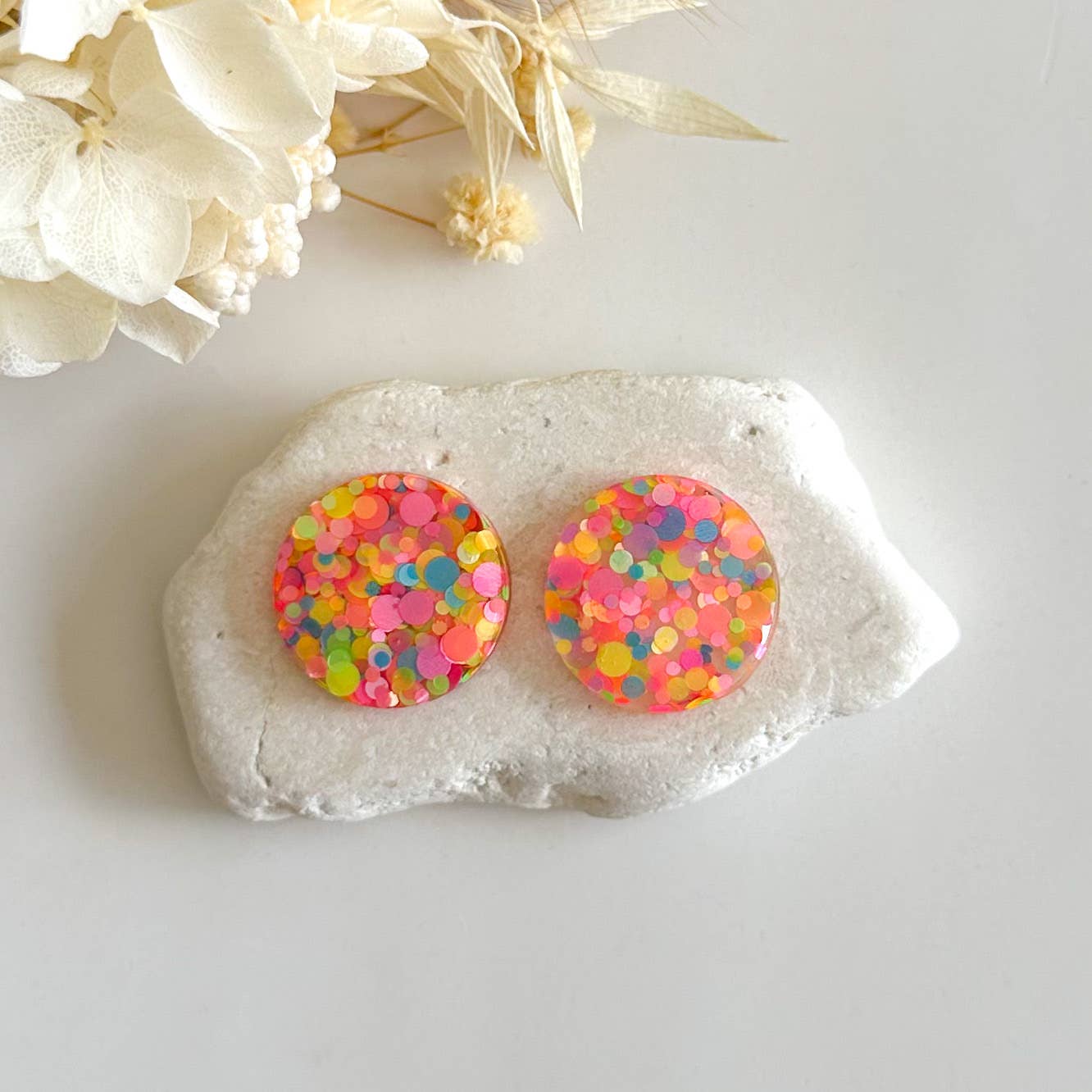 Resin Studs- Glitter: Bright / Small