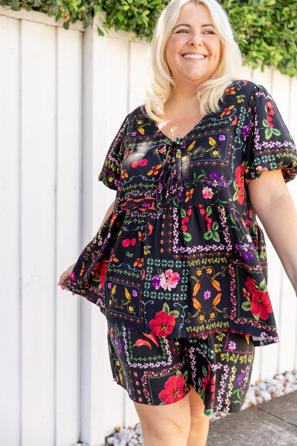 Birdie Top in Sweet Bee