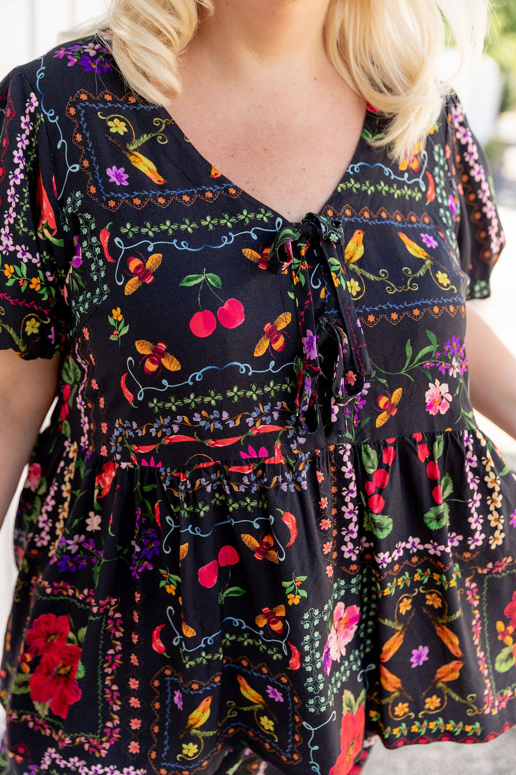 Birdie Top in Sweet Bee