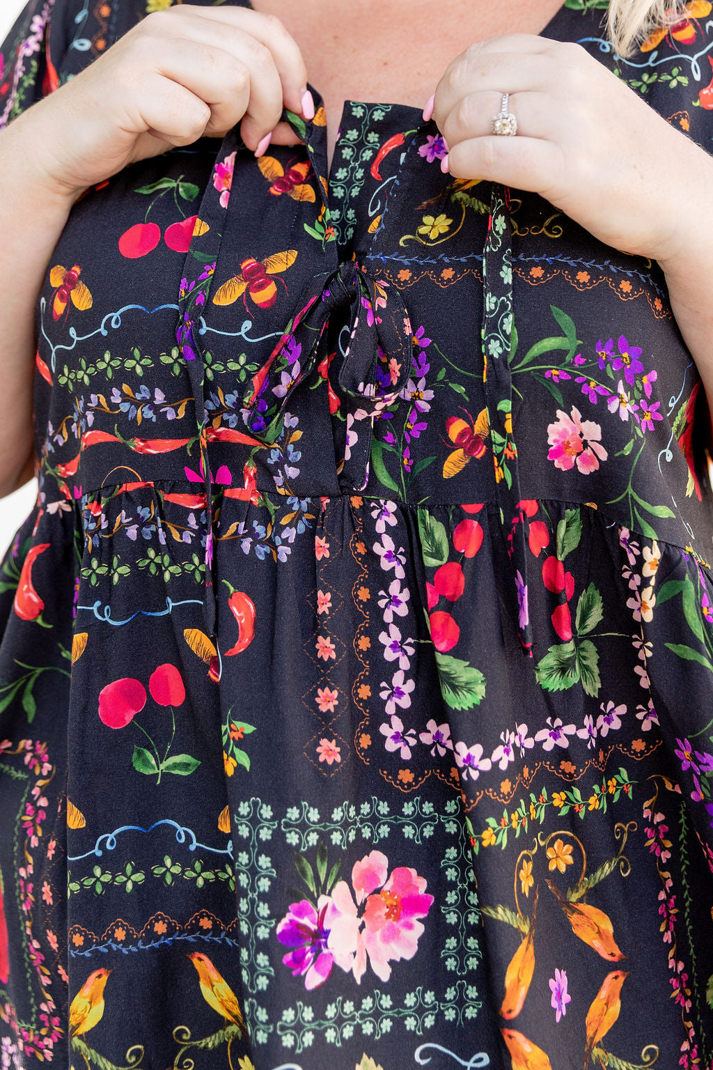 Birdie Top in Sweet Bee