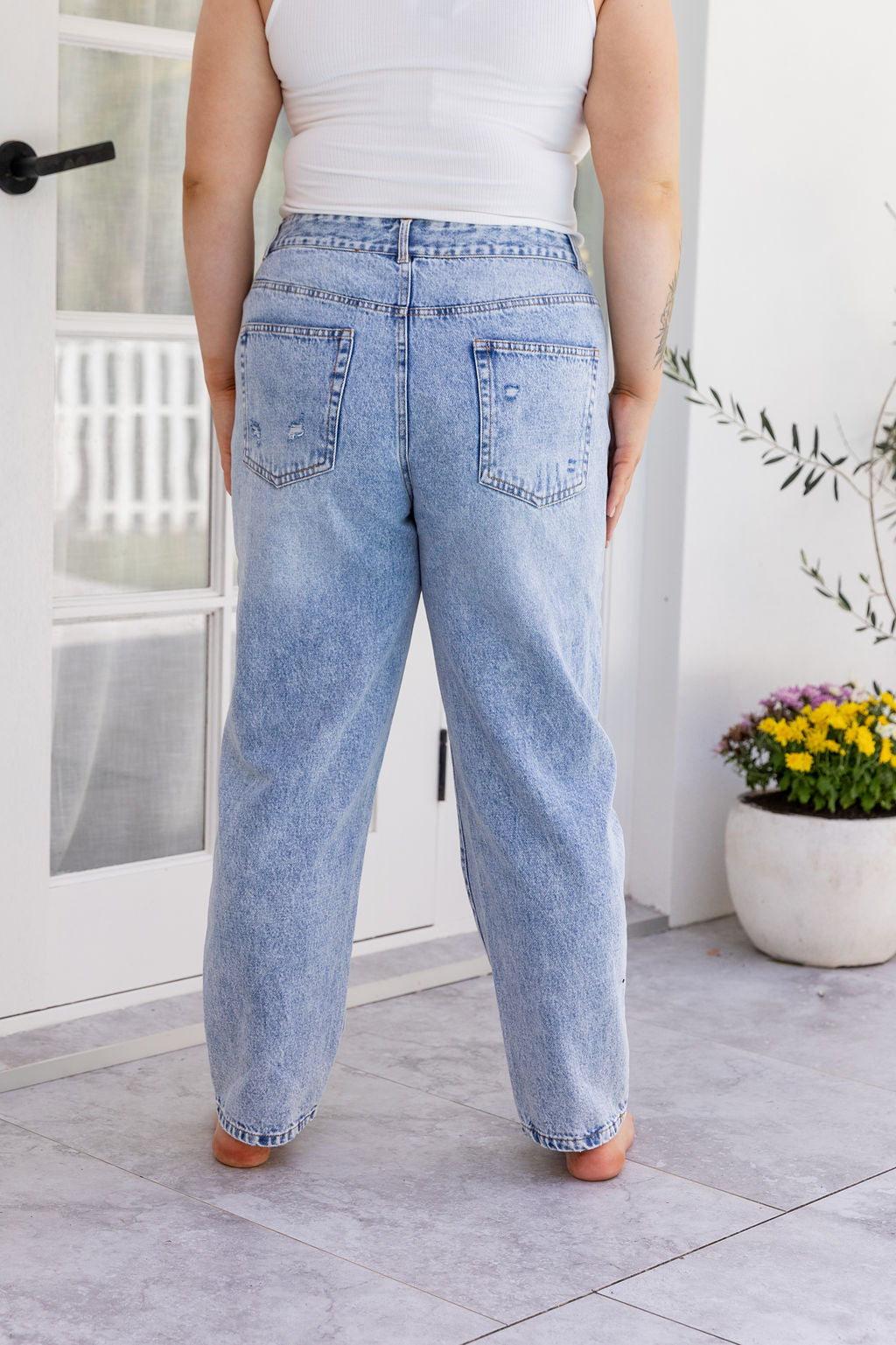 Cerys Jeans in Light Blue Acid Wash