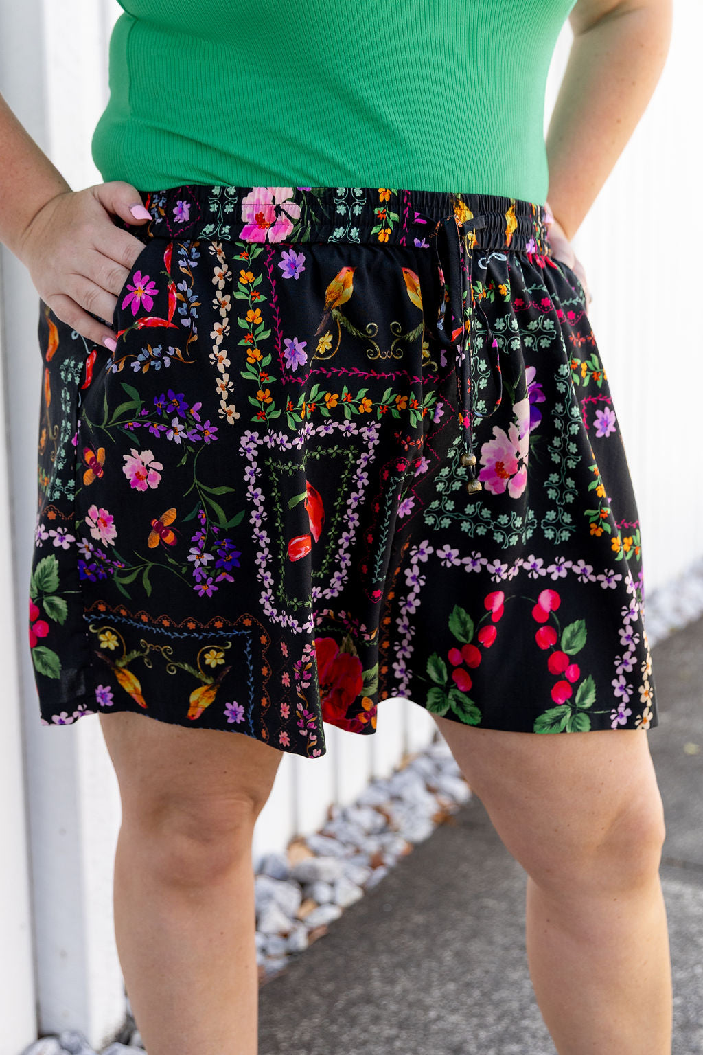 Harlow Shorts in Sweet Bee