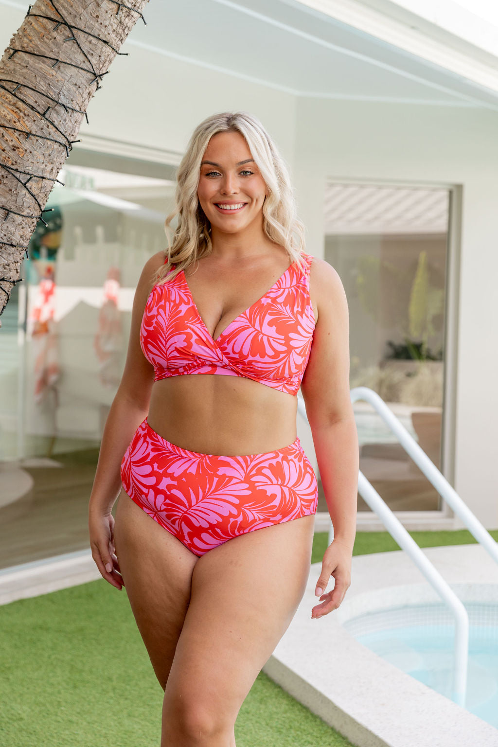 Burleigh Bikini Top in Pink Jungle