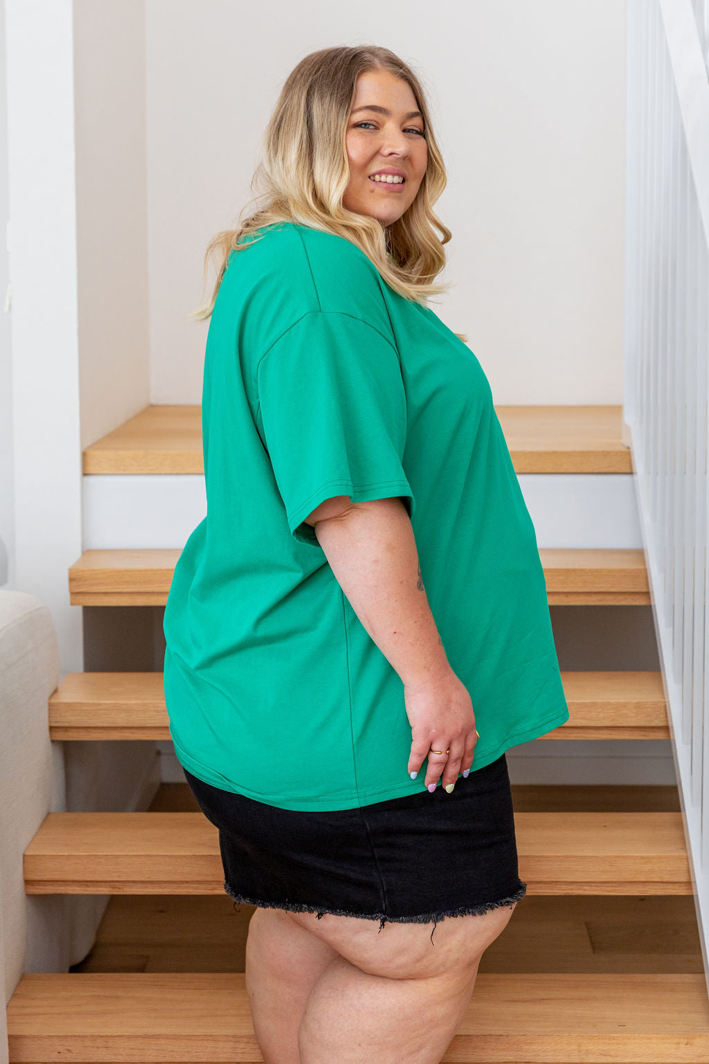 Relaxed V-Neck Tee in Green
