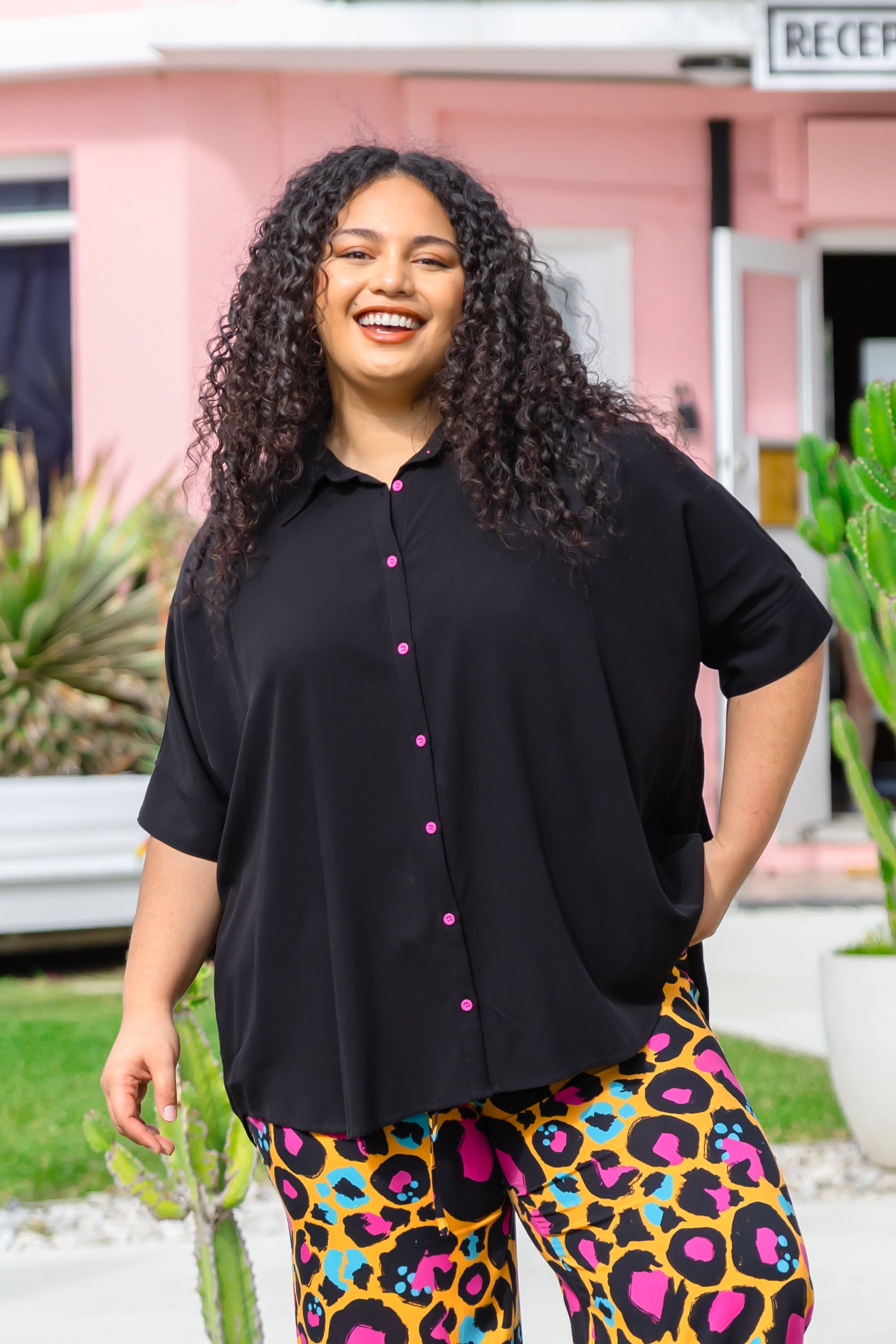 Tammin Shirt In Black with Pink Buttons