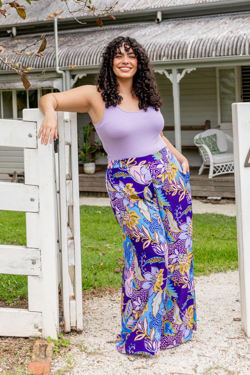 Larsa Pant in Kosum