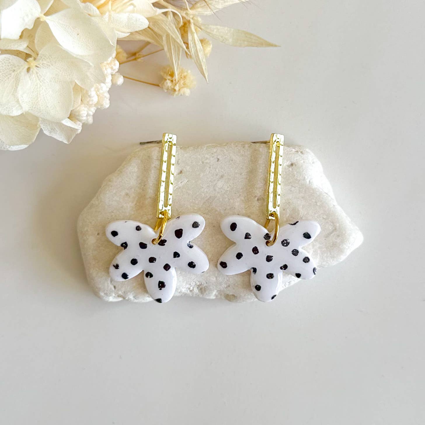 Black & White Spot Collection: Studs