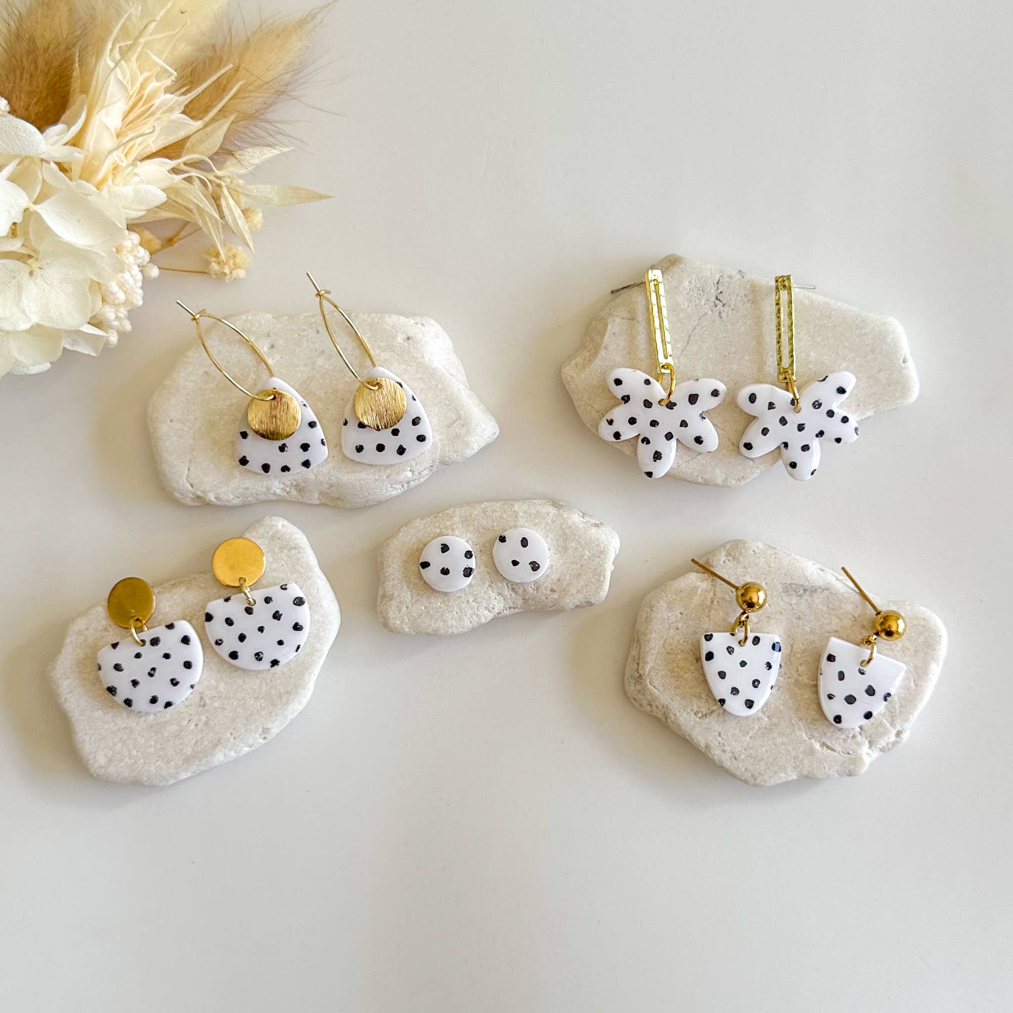 Black & White Spot Collection: Studs