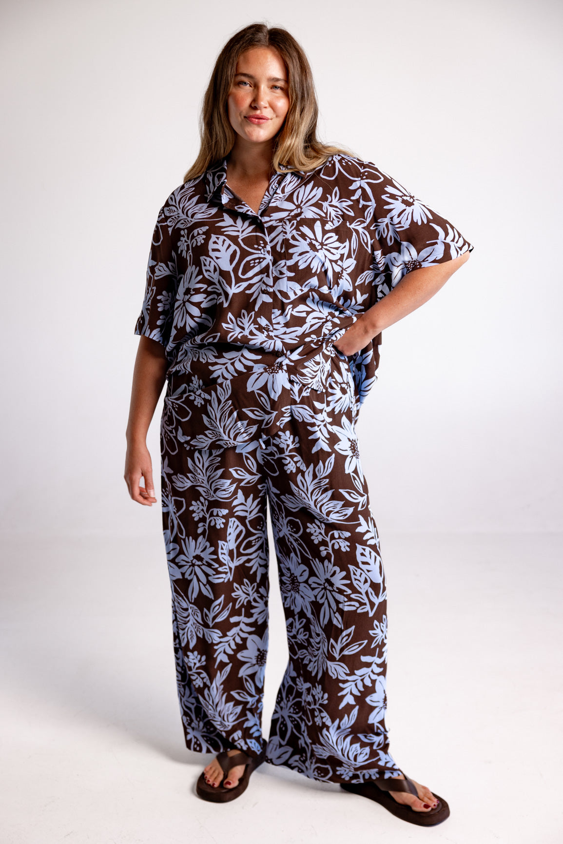 Gina Pants in in Blue Lani Chocolate