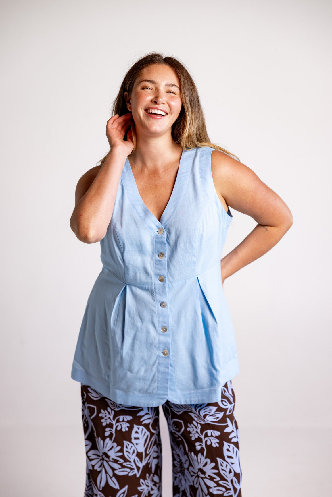 Saski Linen Blend Vest in Light Blue