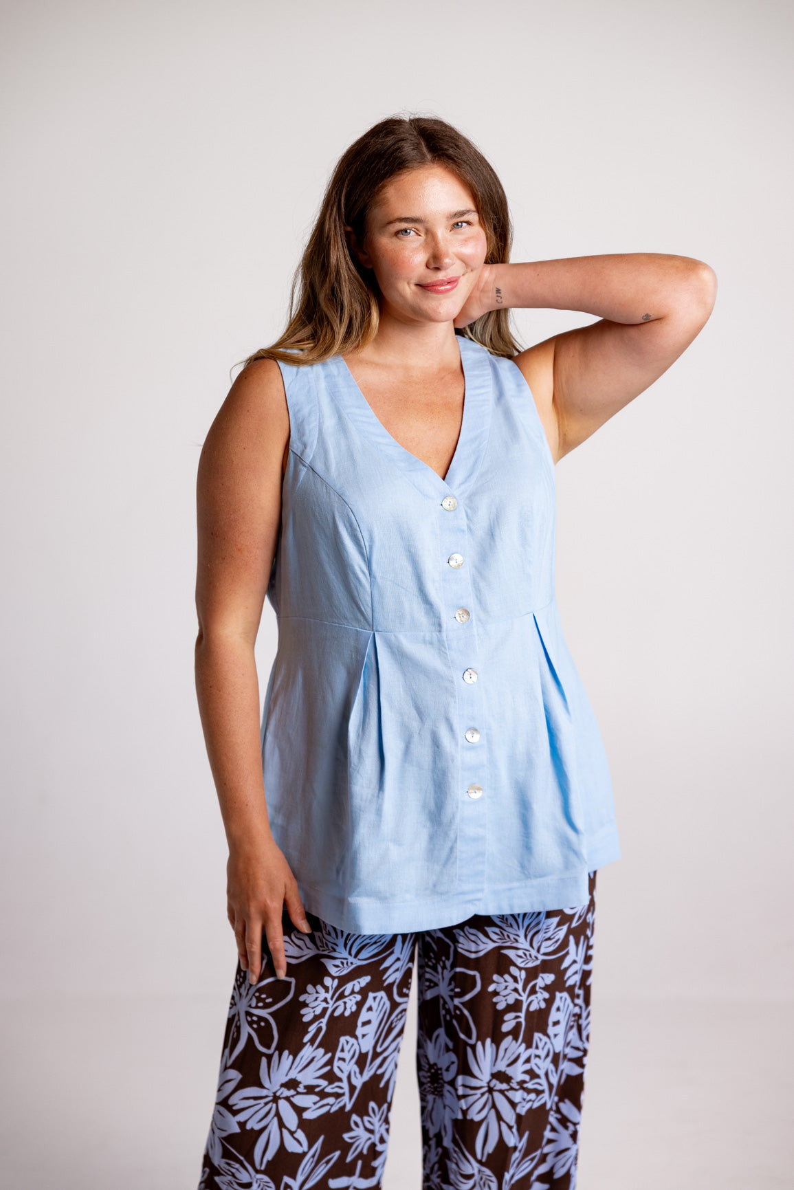 Saski Linen Blend Vest in Light Blue