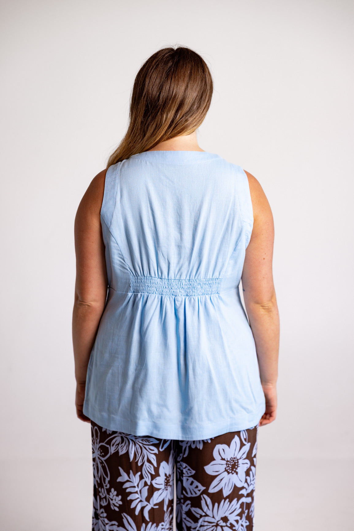 Saski Linen Blend Vest in Light Blue