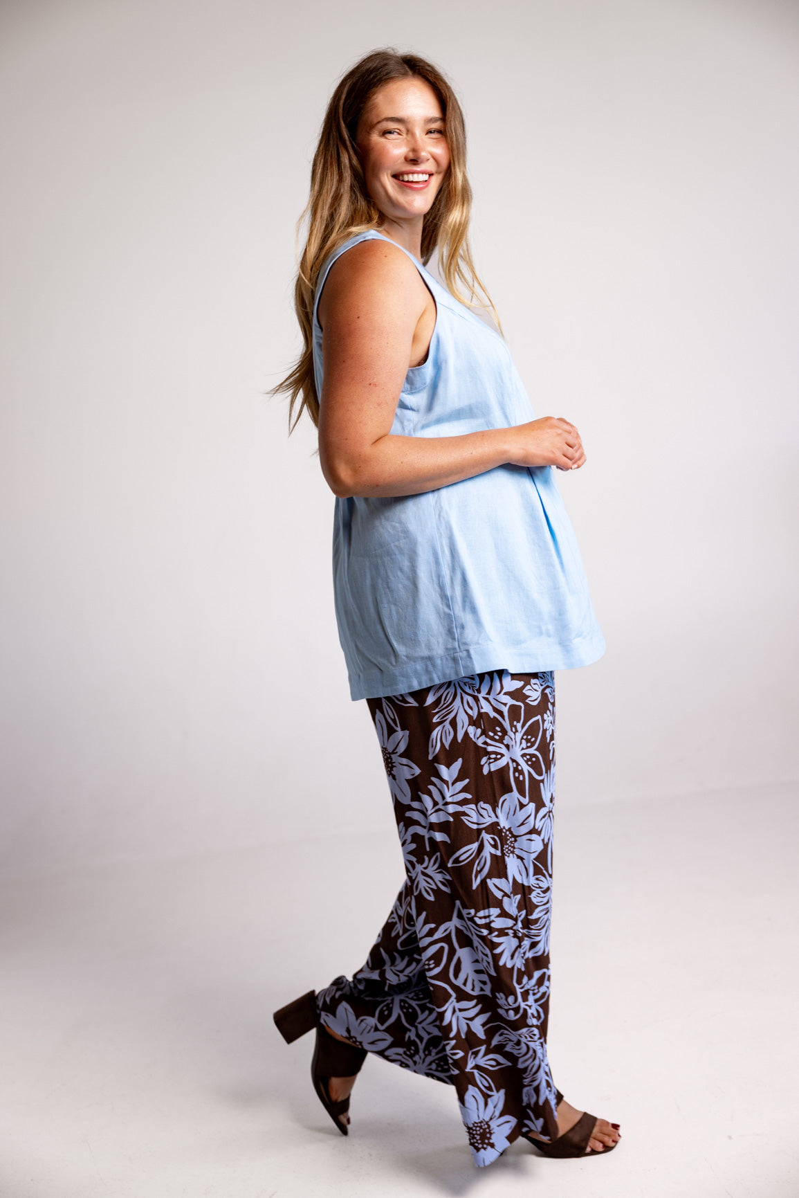 Saski Linen Blend Vest in Light Blue
